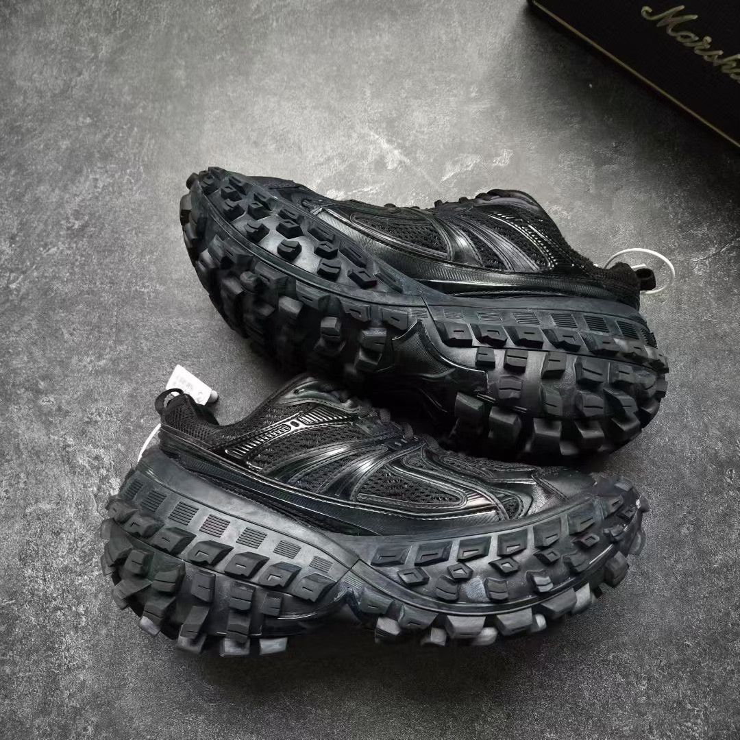 Balenciaga Balenciaga Black Lowtop Sneakers 41 Men Size US 8.5 / EU 41-42 - 9 Thumbnail