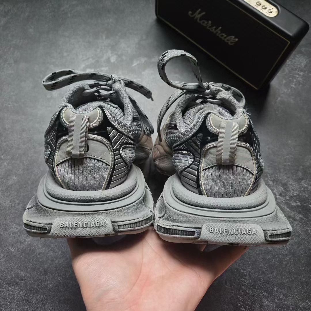 Balenciaga Balenciaga Silver Lowtop Sneakers XXXL Men Size US 10 / EU 43 - 6 Thumbnail