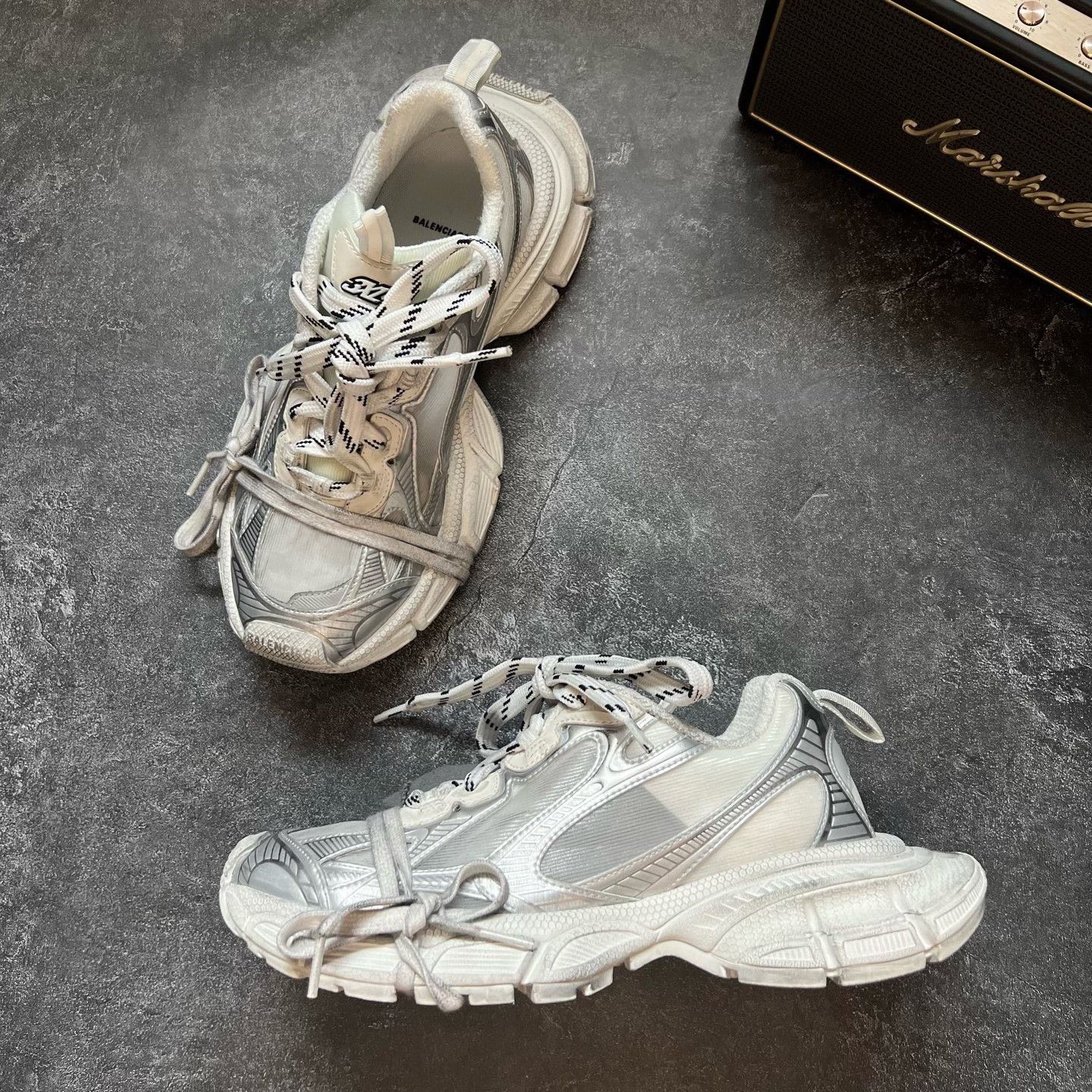 Balenciaga Balenciaga White Lowtop Sneakers XXXL Women Size US 8 / IT 38 - 4 Thumbnail