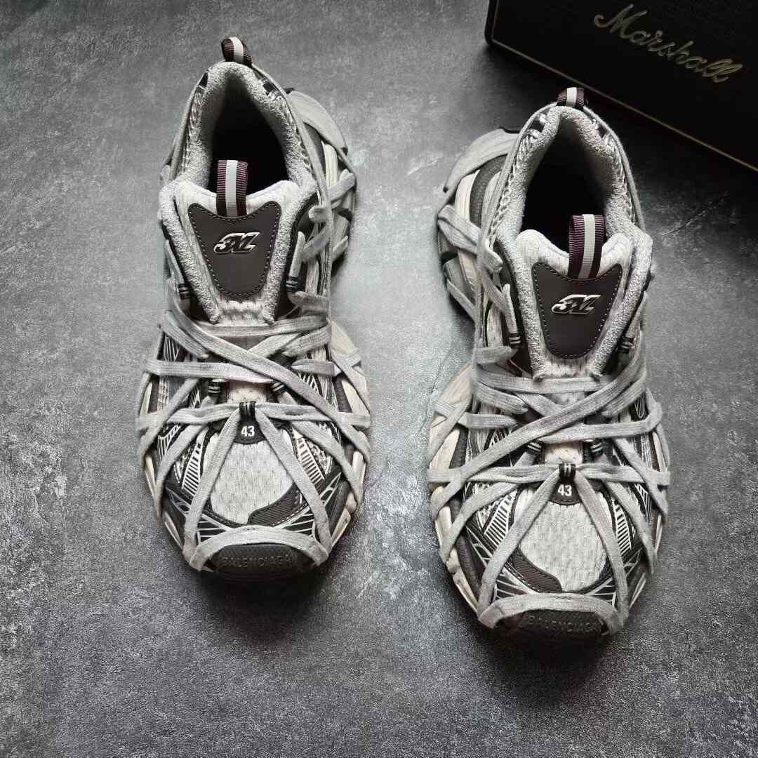 Balenciaga Balenciaga Gray Lowtop Sneakers XXXL Men Size US 10 / EU 43 - 3 Thumbnail