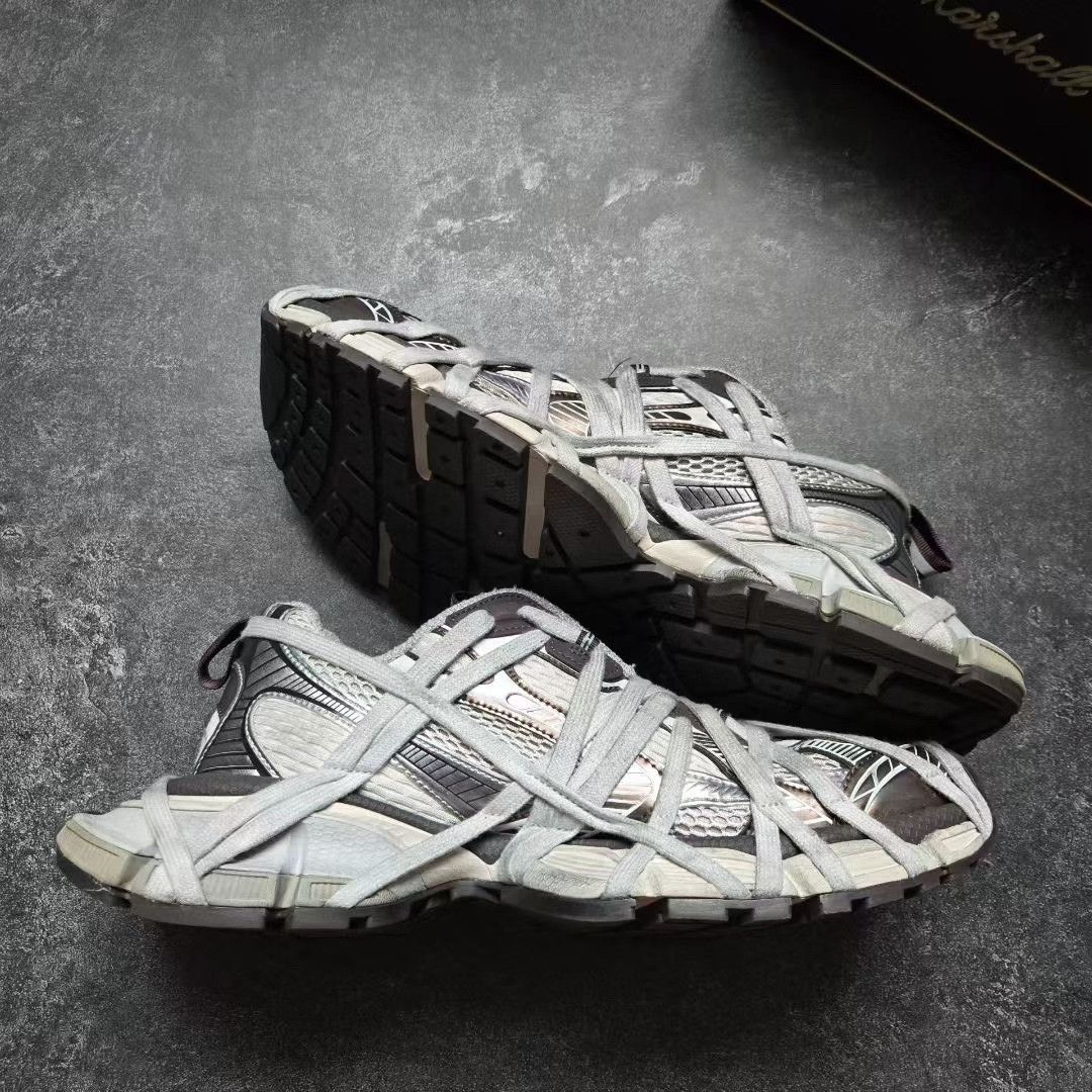 Balenciaga Balenciaga Gray Lowtop Sneakers XXXL Men Size US 10 / EU 43 - 2 Thumbnail