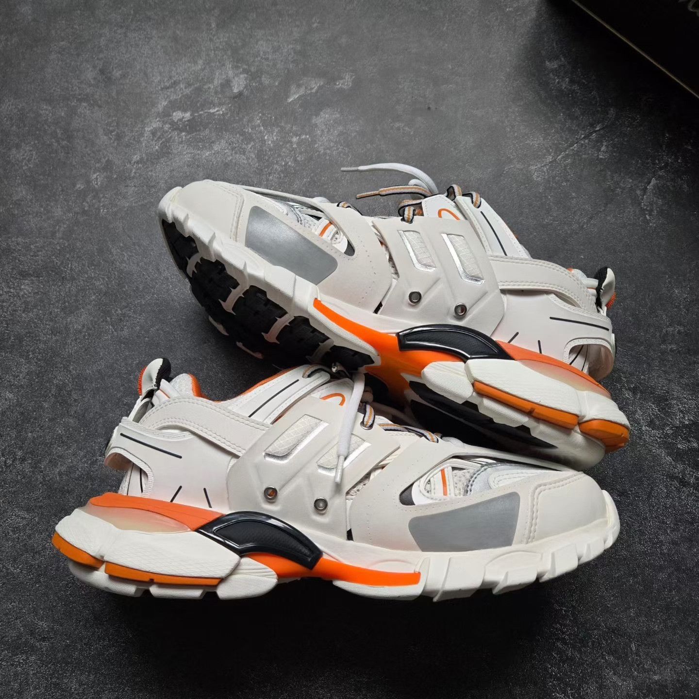 Balenciaga Balenciaga White Lowtop Sneakers 39 Men Size US 6.5 / EU 39-40 - 2 Thumbnail