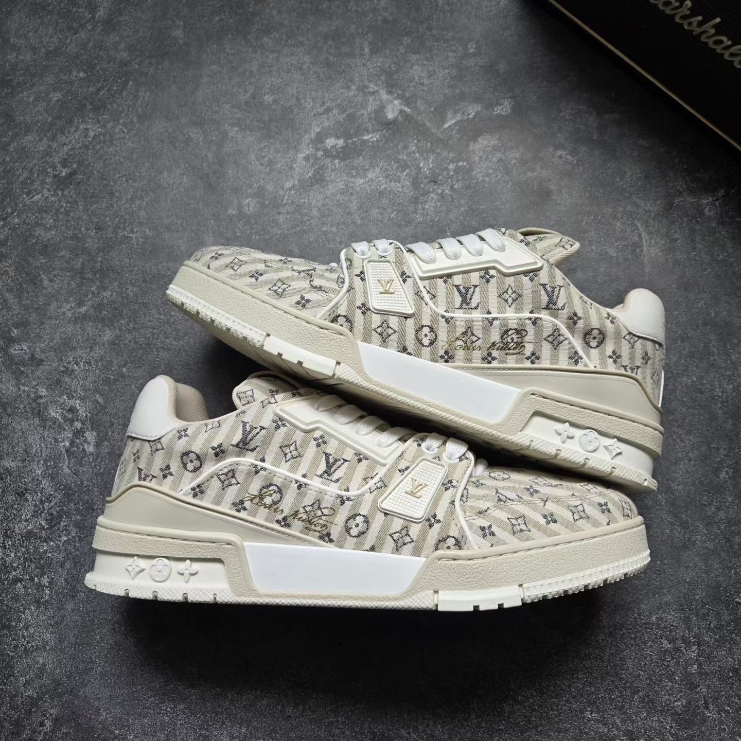 Louis Vuitton Louis Vuitton Training Gray Lowtop Sneakers 41 Men Size US 8.5 / EU 41-42 - 8 Thumbnail