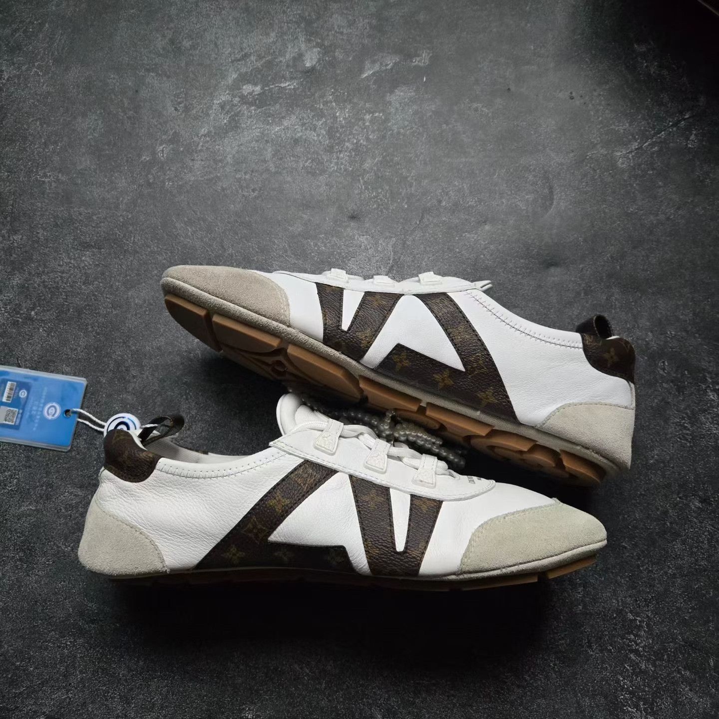Louis Vuitton Louis Vuitton Lowtop Sneakers 40 Men Size US 7.5 / EU 40-41 - 2 Thumbnail