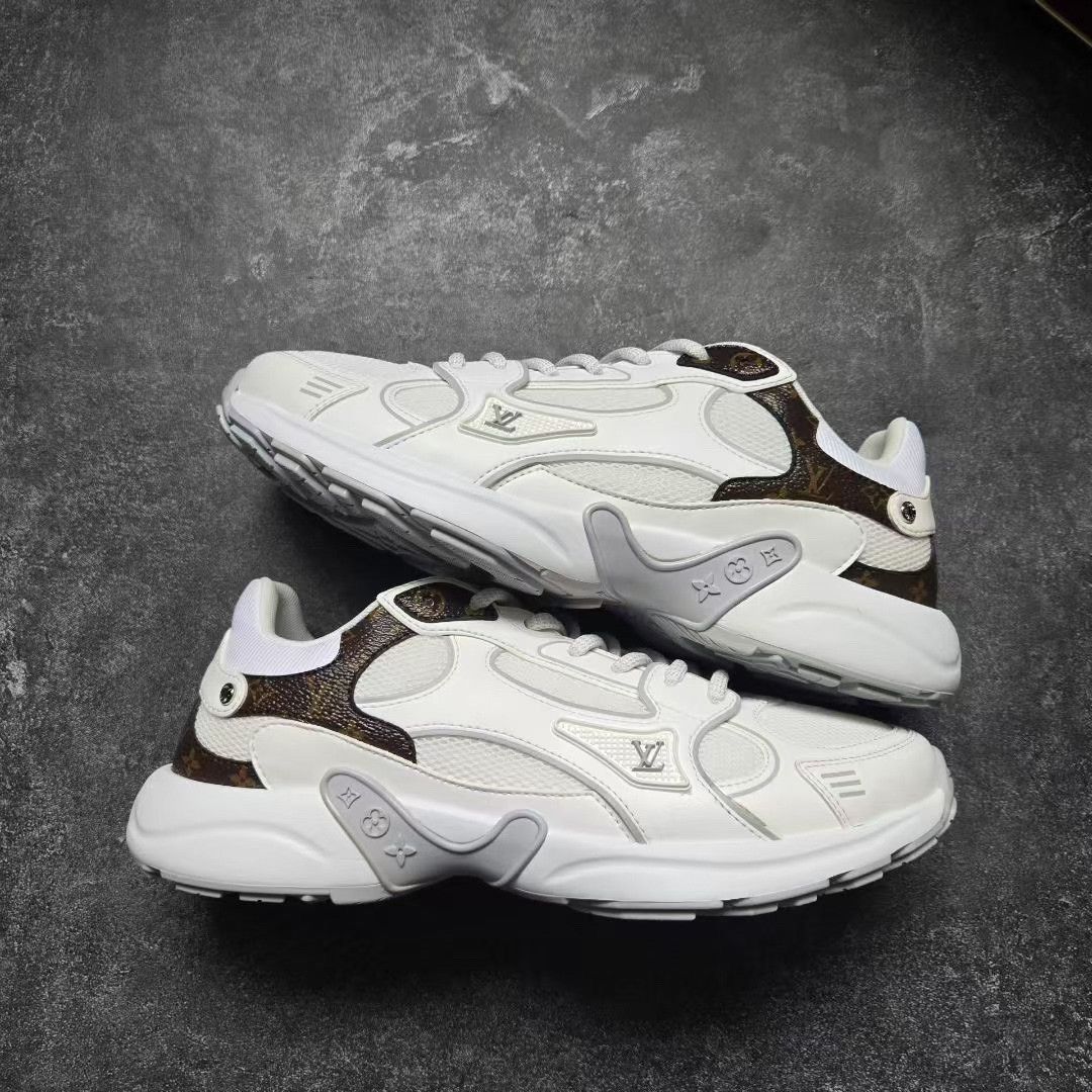 Louis Vuitton Louis Vuitton Lowtop Sneakers 25 Women Size US 8 / IT 38 - 8 Thumbnail