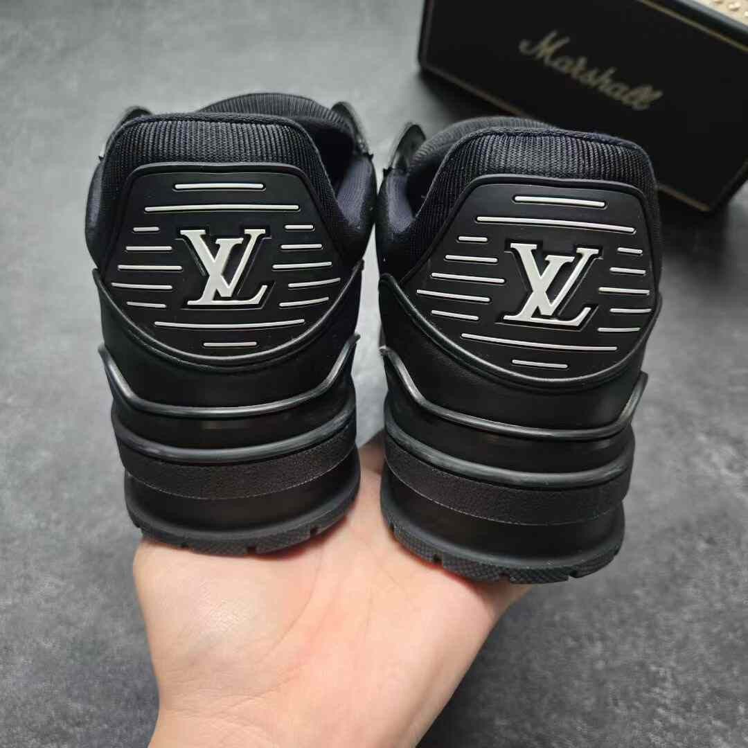 Louis Vuitton Louis Vuitton Training Black Lowtop Sneakers 9 Men Size US 9 / EU 42 - 6 Thumbnail