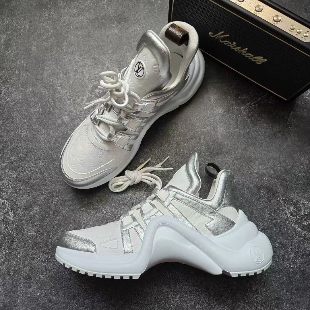 Louis Vuitton Louis Vuitton White Lowtop Sneakers 41 Men Size US 8.5 / EU 41-42 - 4 Thumbnail
