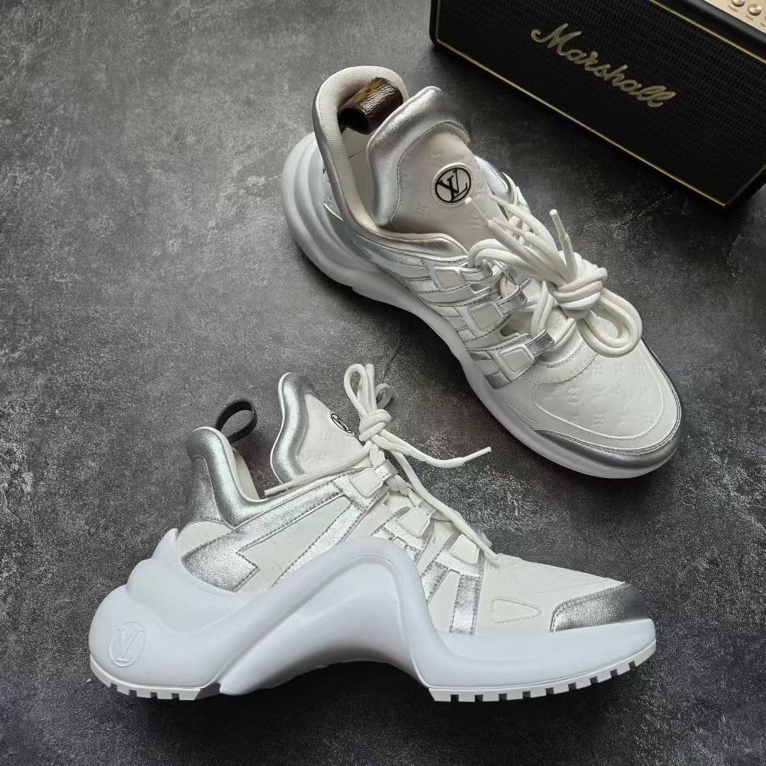 Louis Vuitton Louis Vuitton White Lowtop Sneakers 41 Men Size US 8.5 / EU 41-42 - 5 Thumbnail