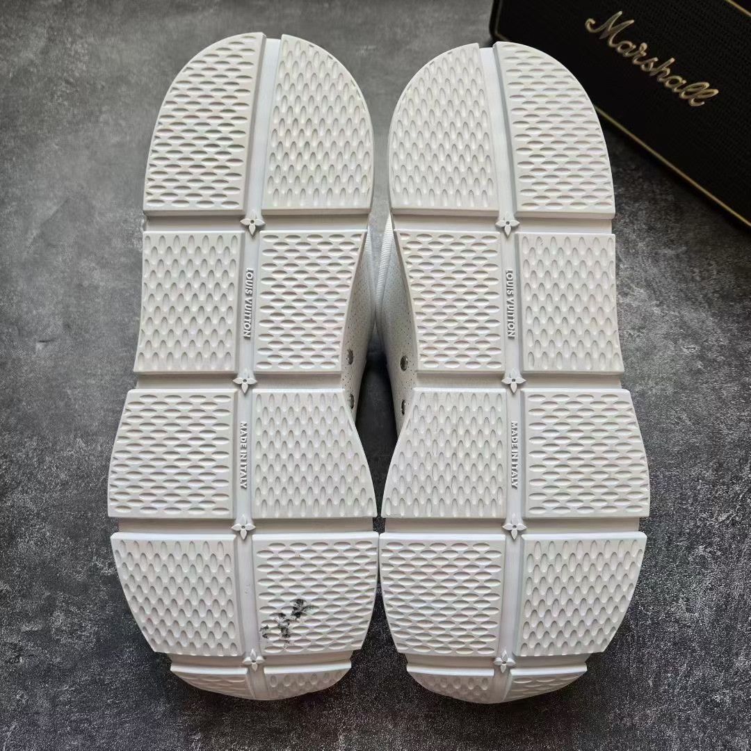 Louis Vuitton Louis Vuitton Blue Lowtop Sneakers 10 Men Size US 10 / EU 43 - 7 Thumbnail
