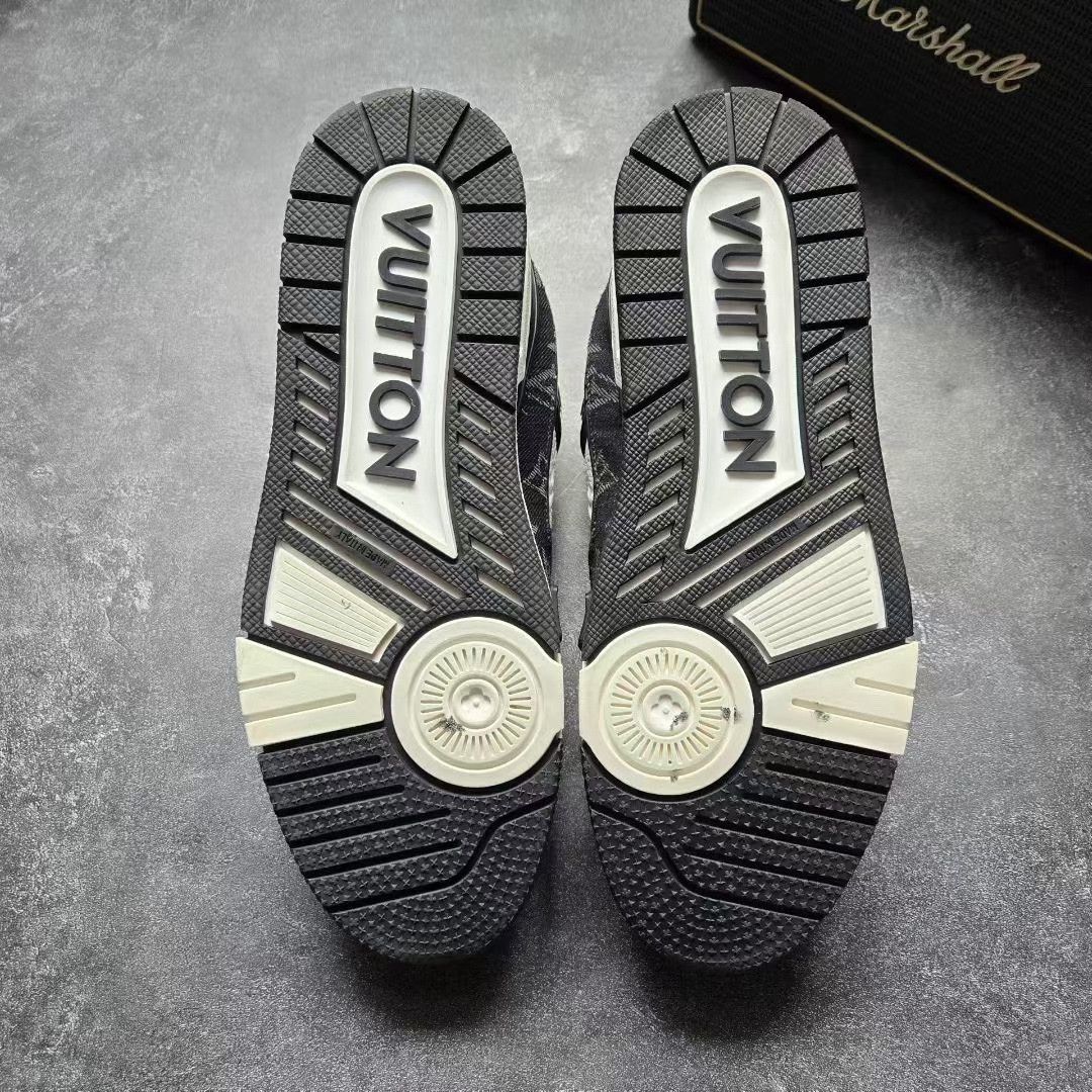 Louis Vuitton Louis Vuitton Training Black Lowtop Sneakers 41 Men Size US 8.5 / EU 41-42 - 7 Thumbnail