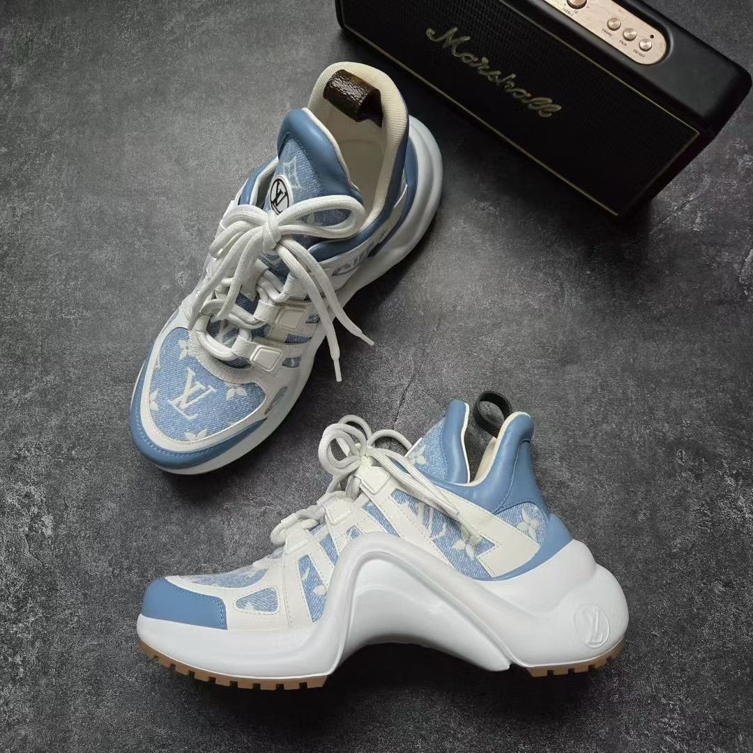 Louis Vuitton Louis Vuitton Blue Lowtop Sneakers 37 Women Size US 6.5 / IT 36.5 - 4 Thumbnail