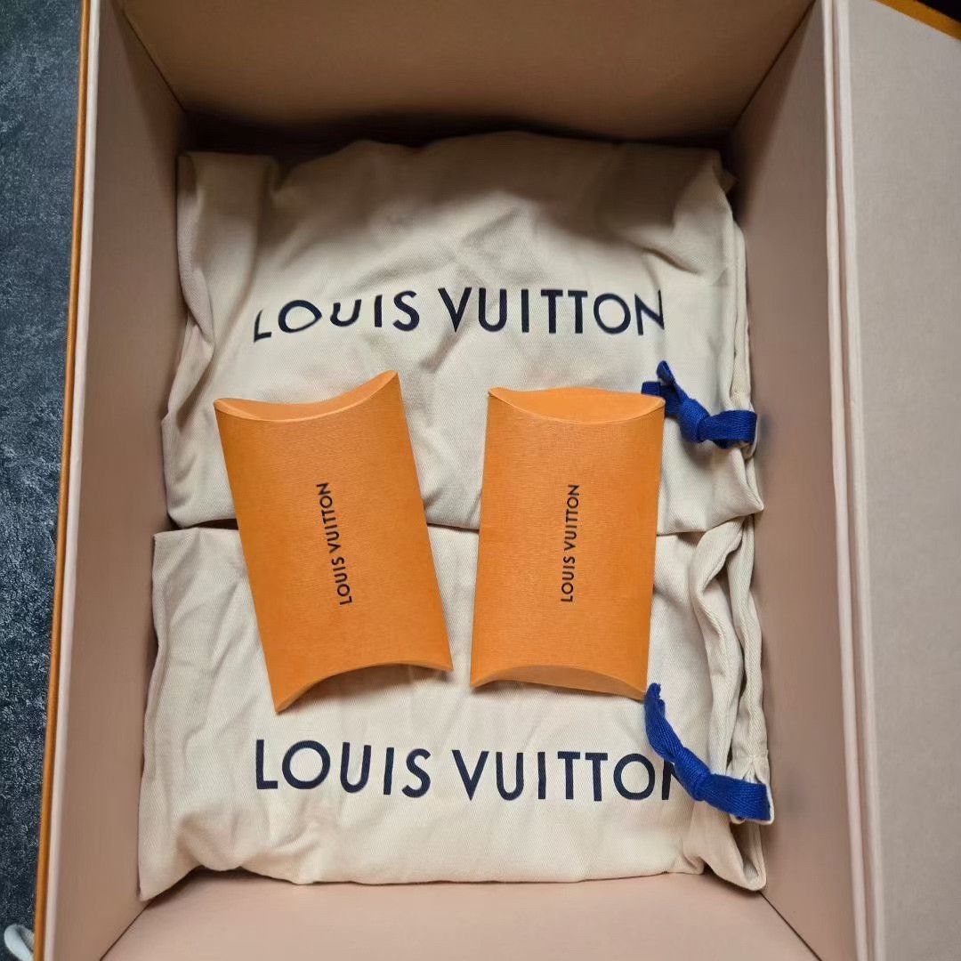 Louis Vuitton Louis Vuitton Blue Lowtop Sneakers 37 Women Size US 6.5 / IT 36.5 - 8 Thumbnail