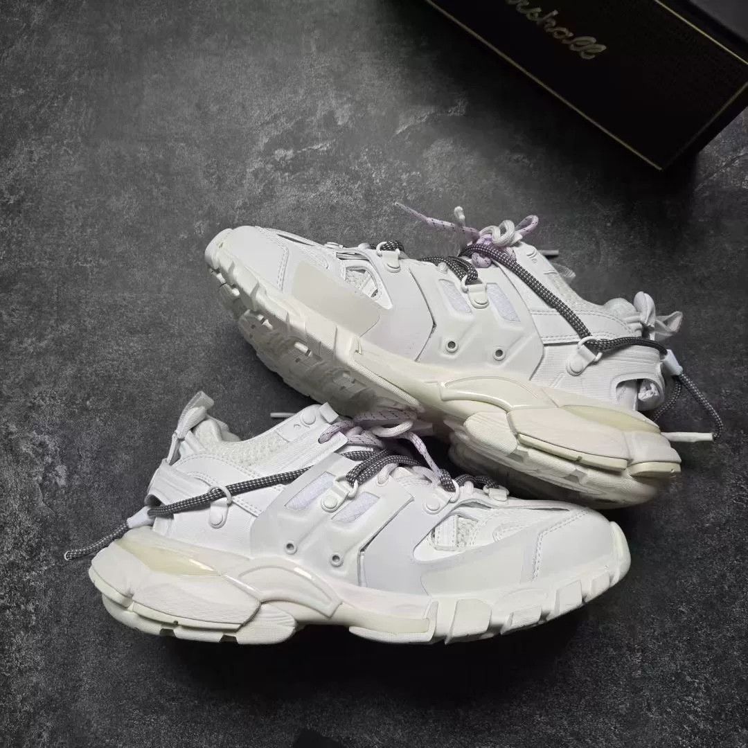 Balenciaga Balenciaga White Lowtop Sneakers 38 Women Size US 7.5 / IT 37.5 - 2 Thumbnail