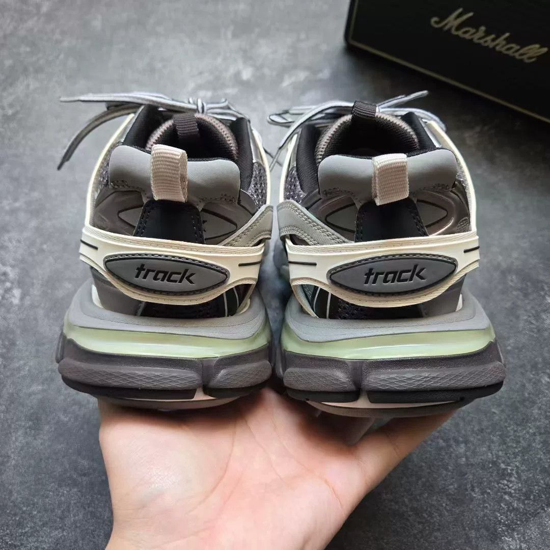 Balenciaga Balenciaga Gray Lowtop Sneakers 39 Women Size US 8.5 / IT 38.5 - 6 Thumbnail