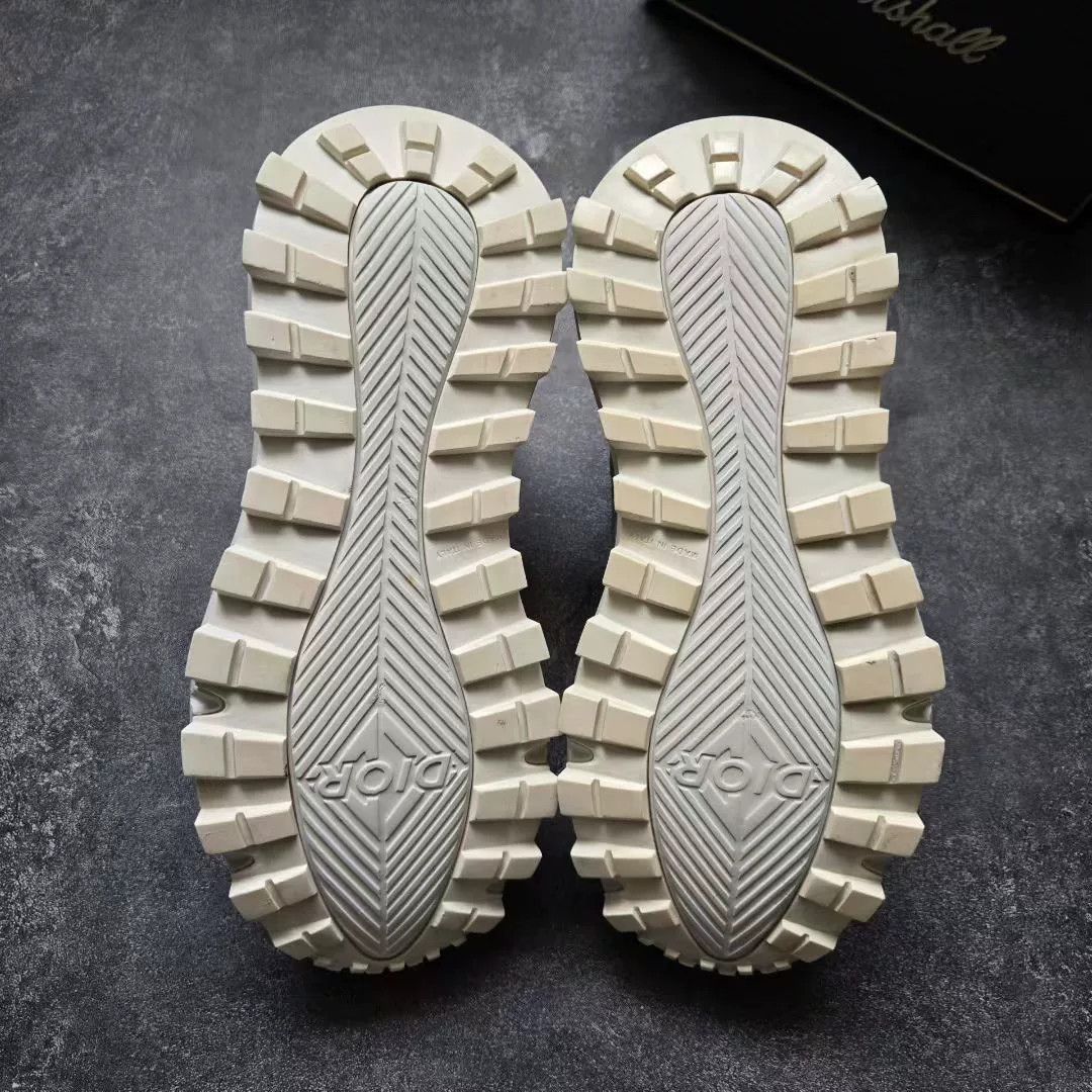 Dior Dior White Lowtop Sneakers 31 Men Size US 5 / EU 37 - 7 Thumbnail