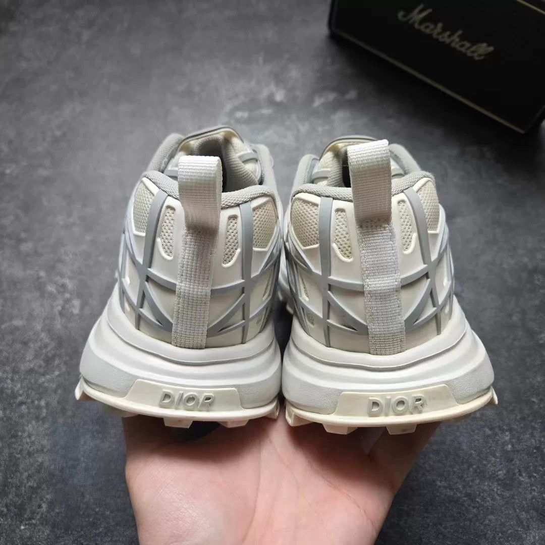Dior Dior White Lowtop Sneakers 31 Men Size US 5 / EU 37 - 6 Thumbnail