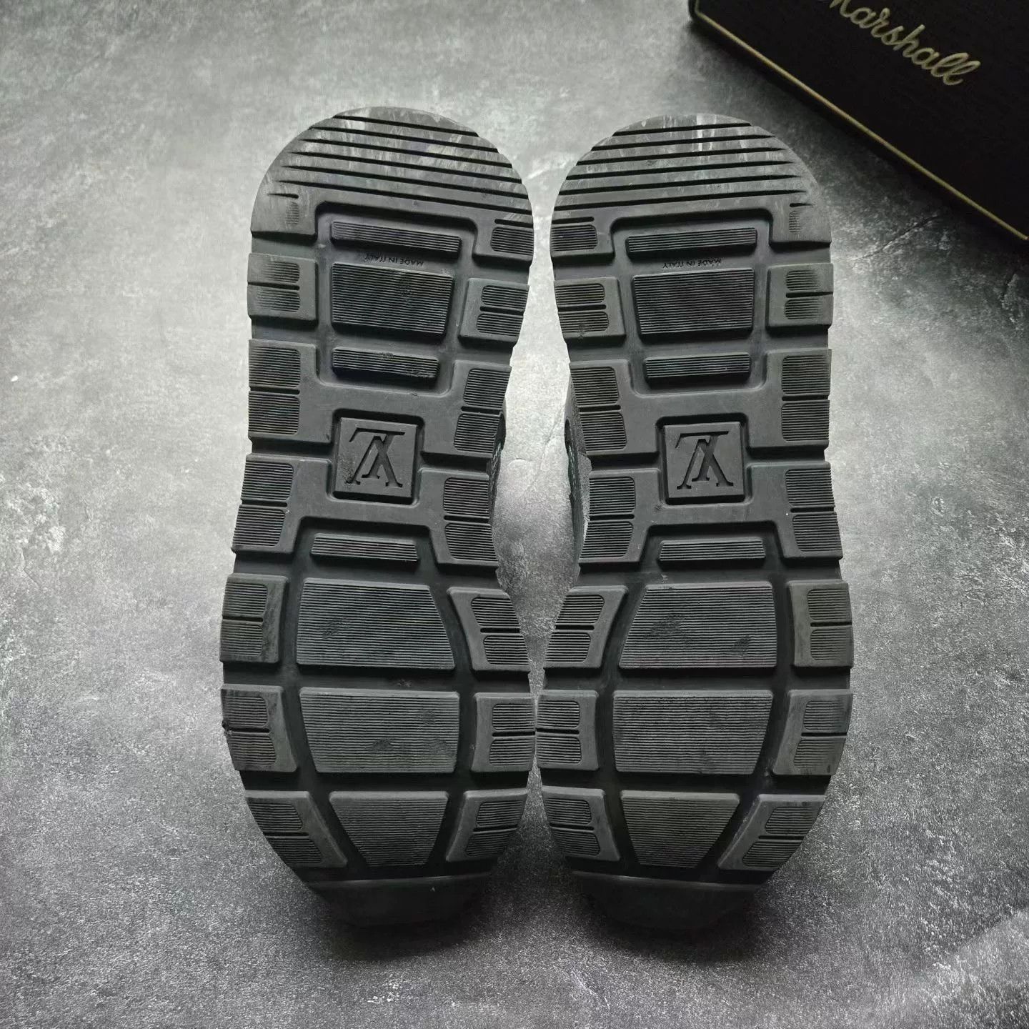 Louis Vuitton Louis Vuitton Gray Lowtop Sneakers 42 Men Size US 9 / EU 42 - 7 Thumbnail