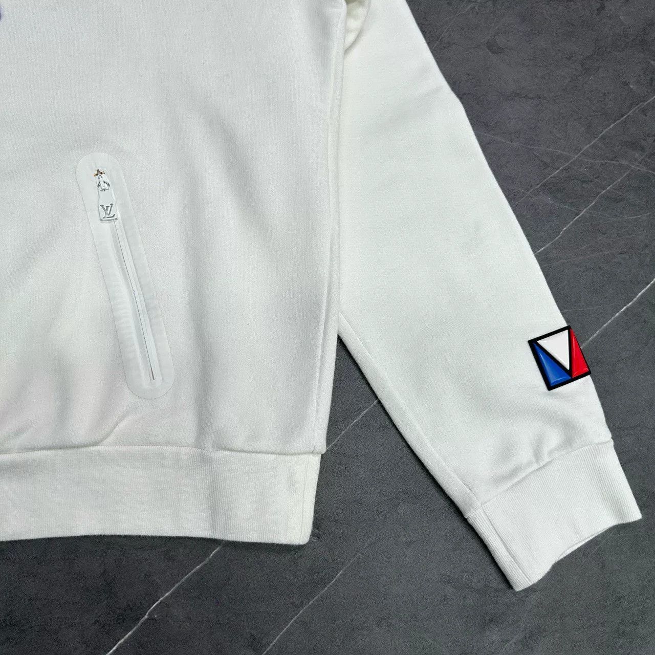 Louis Vuitton Louis Vuitton Hoodie XL Men Size US XL / EU 56 / 4 - 4 Thumbnail
