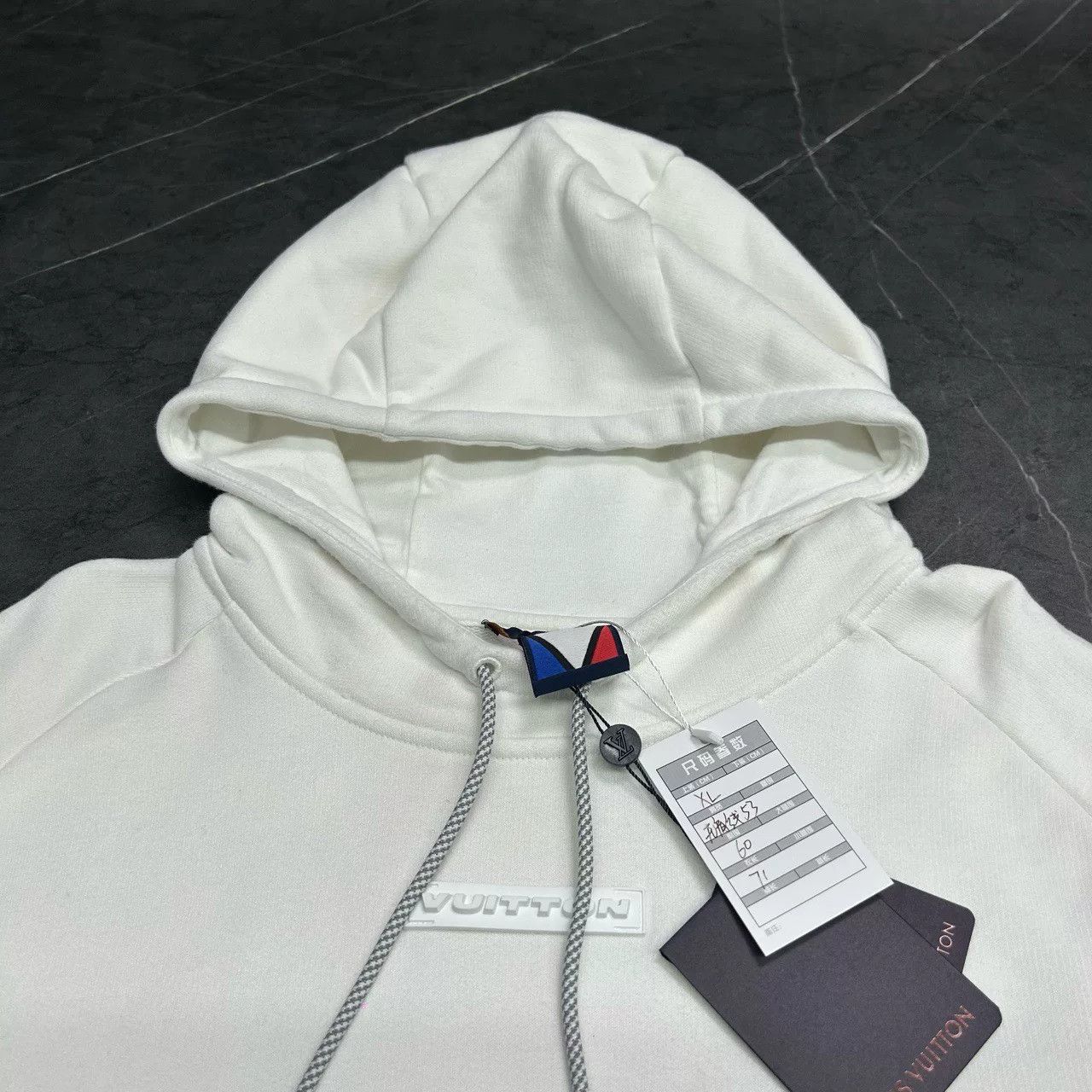 Louis Vuitton Louis Vuitton Hoodie XL Men Size US XL / EU 56 / 4 - 2 Thumbnail