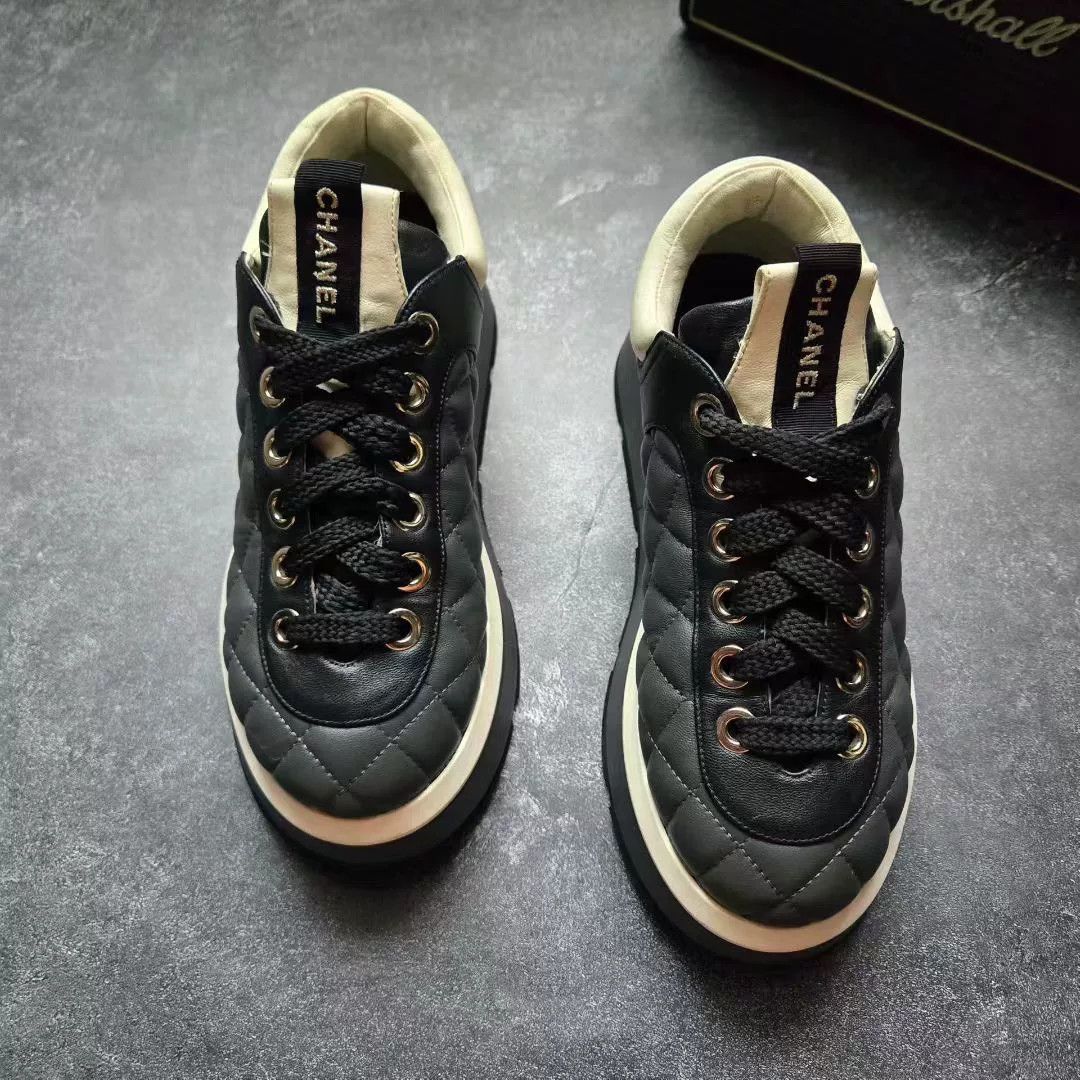 Chanel Chanel Quilted Lowtop Sneakers 37 Women Size US 6.5 / IT 36.5 - 4 Thumbnail