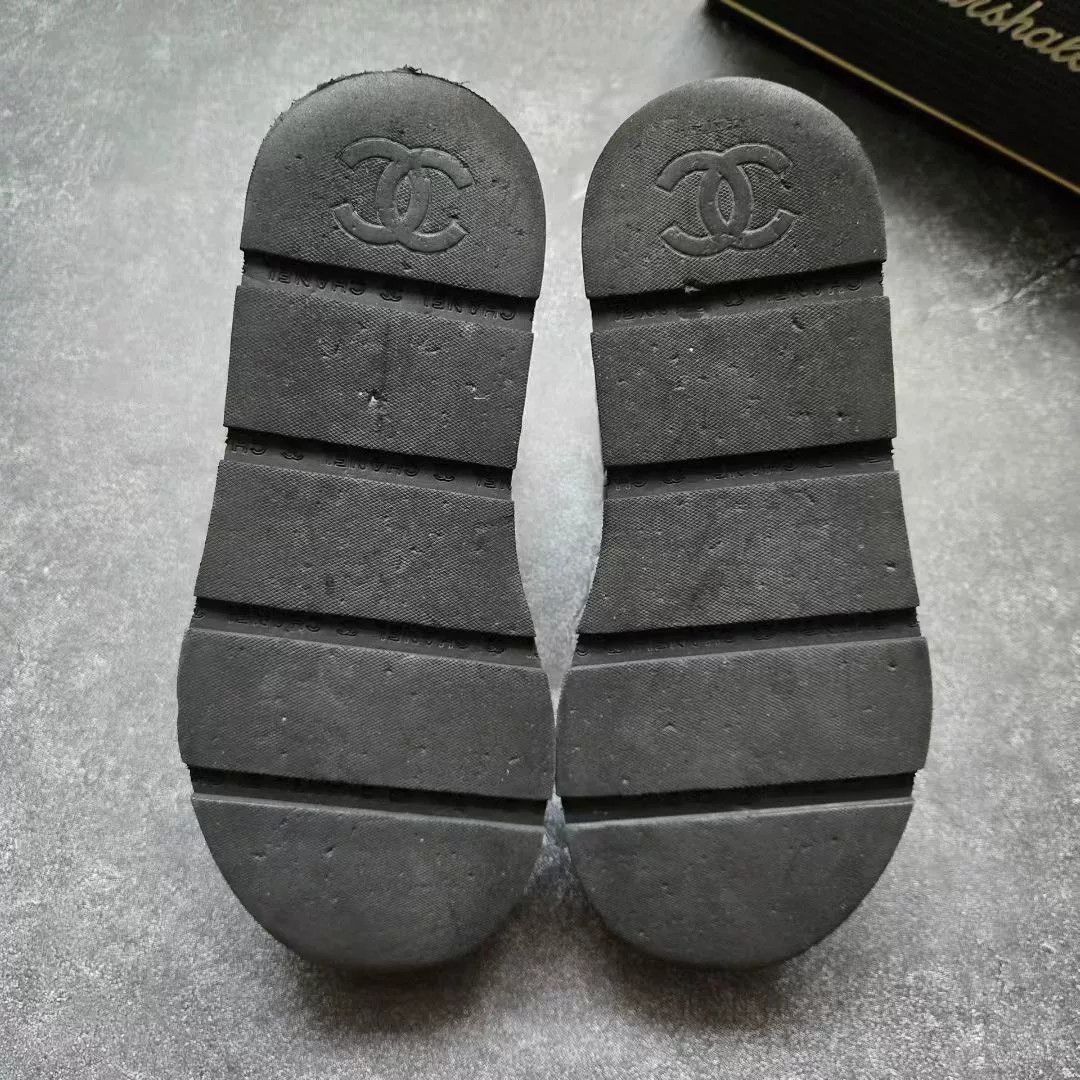 Chanel Chanel Quilted Lowtop Sneakers 37 Women Size US 6.5 / IT 36.5 - 8 Thumbnail