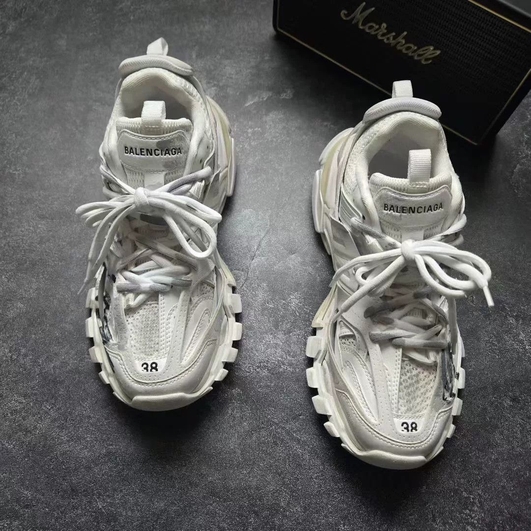 Balenciaga Balenciaga Graphic Lowtop Sneakers 38 Women Size US 7.5 / IT 37.5 - 3 Thumbnail