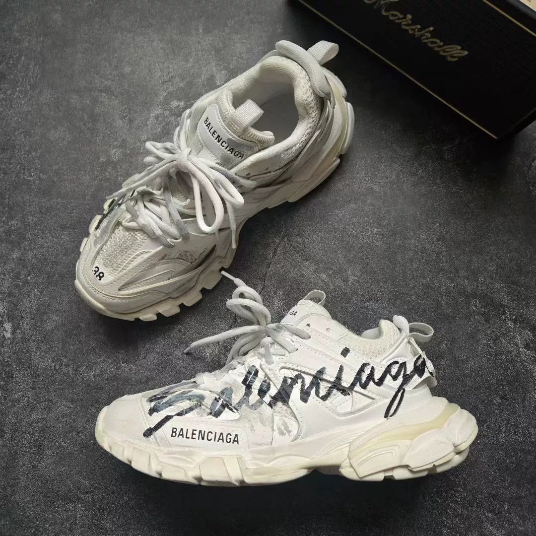 Balenciaga Balenciaga Graphic Lowtop Sneakers 38 Women Size US 7.5 / IT 37.5 - 4 Thumbnail