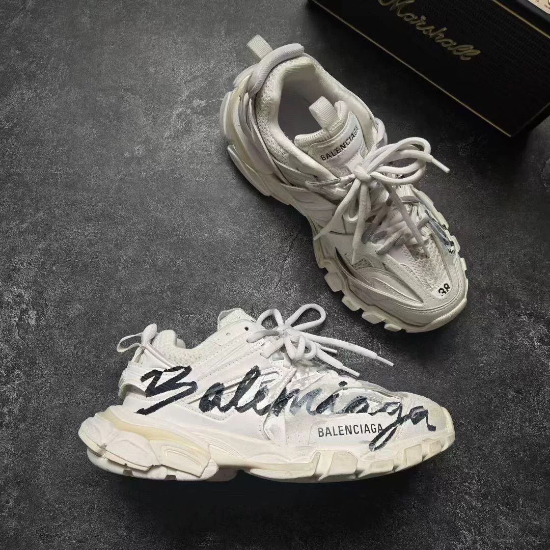 Balenciaga Balenciaga Graphic Lowtop Sneakers 38 Women Size US 7.5 / IT 37.5 - 5 Thumbnail
