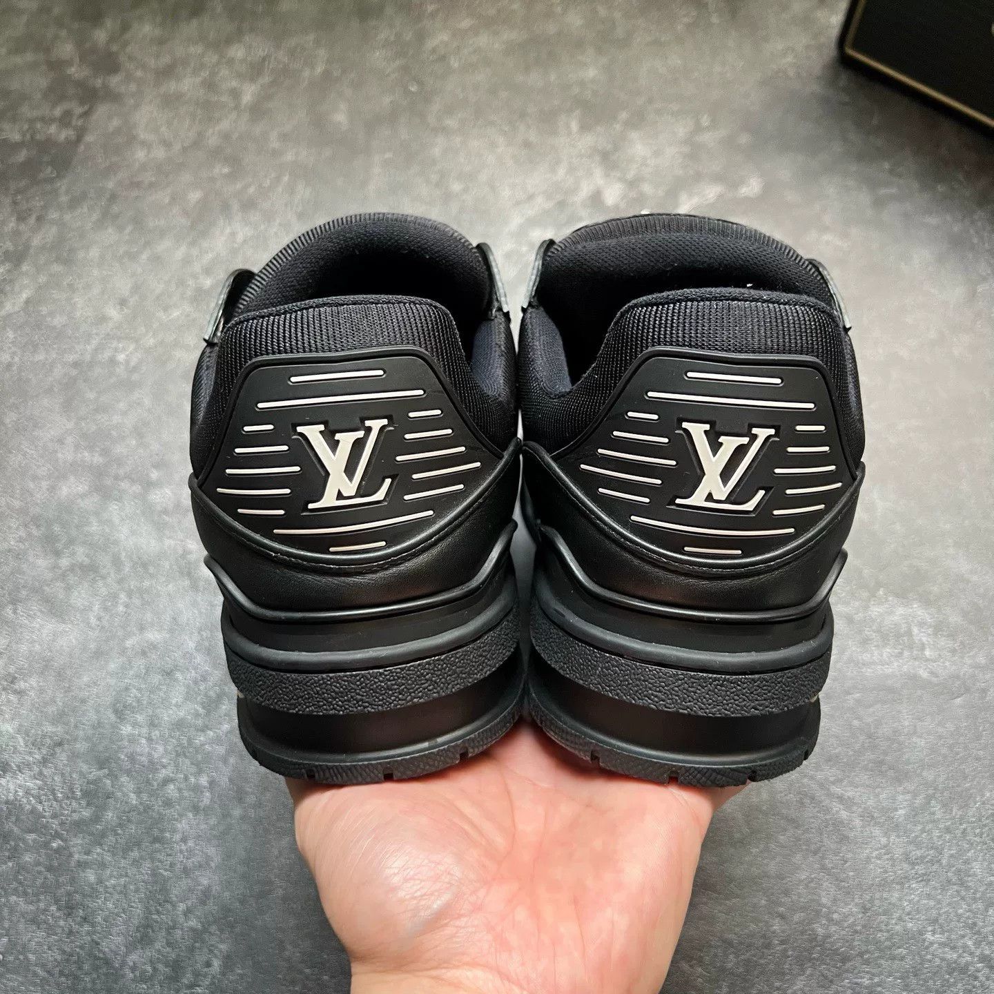 Louis Vuitton Louis Vuitton Training Black Lowtop Sneakers 42 Men Size US 9 / EU 42 - 6 Thumbnail