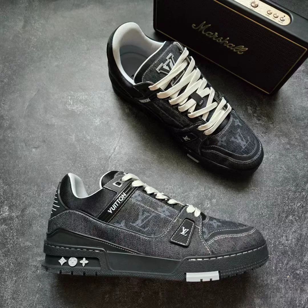 Louis Vuitton Louis Vuitton Training Black Lowtop Sneakers 25 Men Size US 10 / EU 43 - 5 Thumbnail