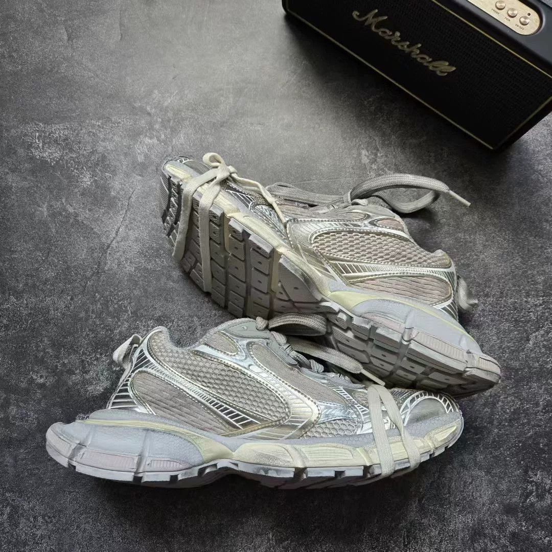 Balenciaga Balenciaga Beige Lowtop Sneakers XXXL Men Size US 10 / EU 43 - 2 Thumbnail