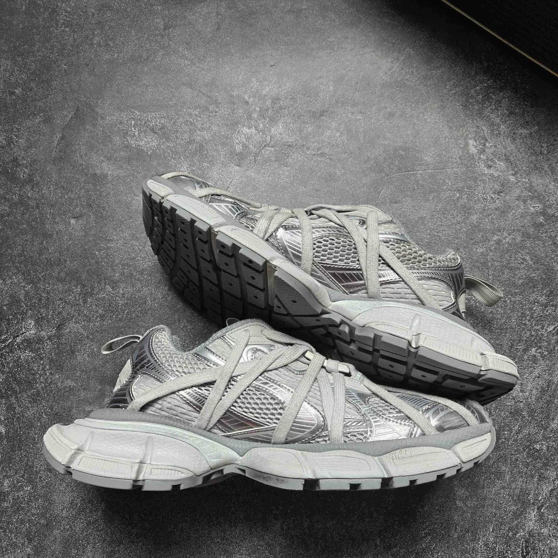 Balenciaga Balenciaga Metallic Multi Lowtop Sneakers XXXL Men Size US 10 / EU 43 - 2 Thumbnail