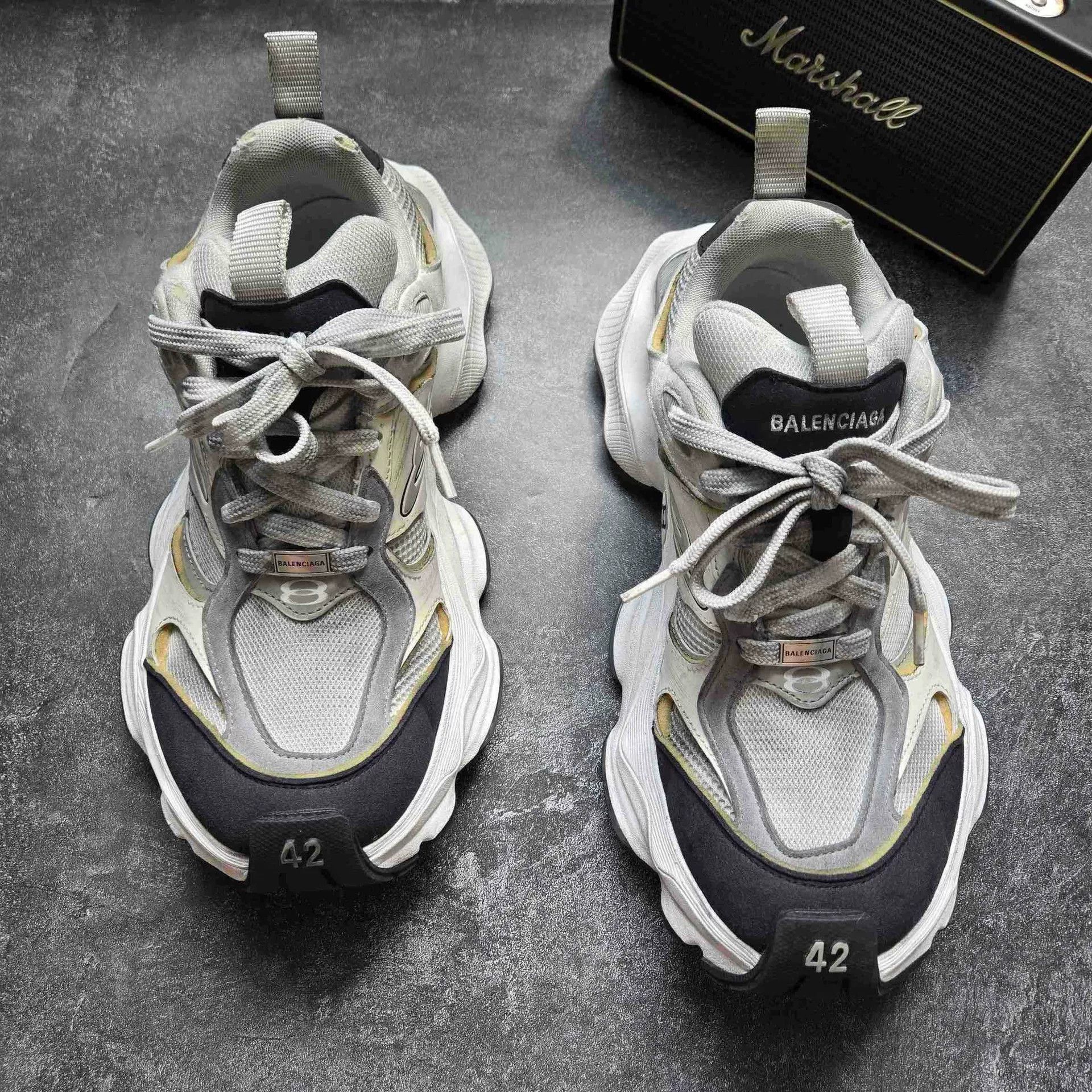 Balenciaga Balenciaga Cargo White Lowtop Sneakers 42 Men Size US 9 / EU 42 - 3 Thumbnail