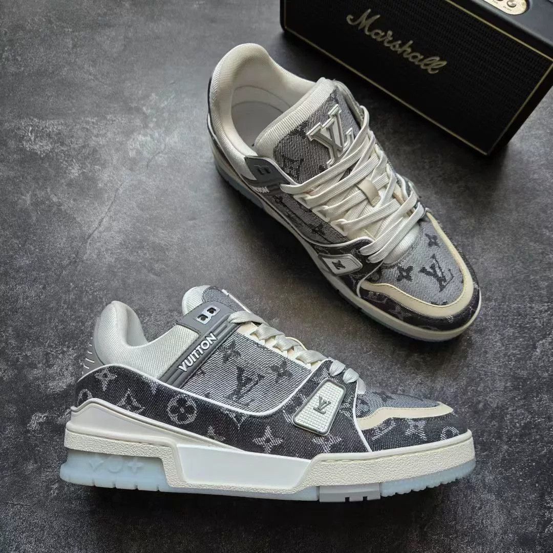 Louis Vuitton Louis Vuitton Training White Lowtop Sneakers 40 Women Size US 9 / IT 39 - 5 Thumbnail