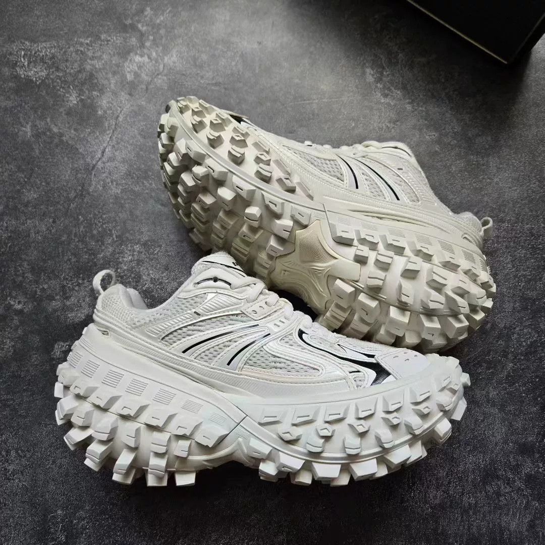 Balenciaga Balenciaga White Lowtop Sneakers 36 Women Size US 6 / IT 36 - 2 Thumbnail