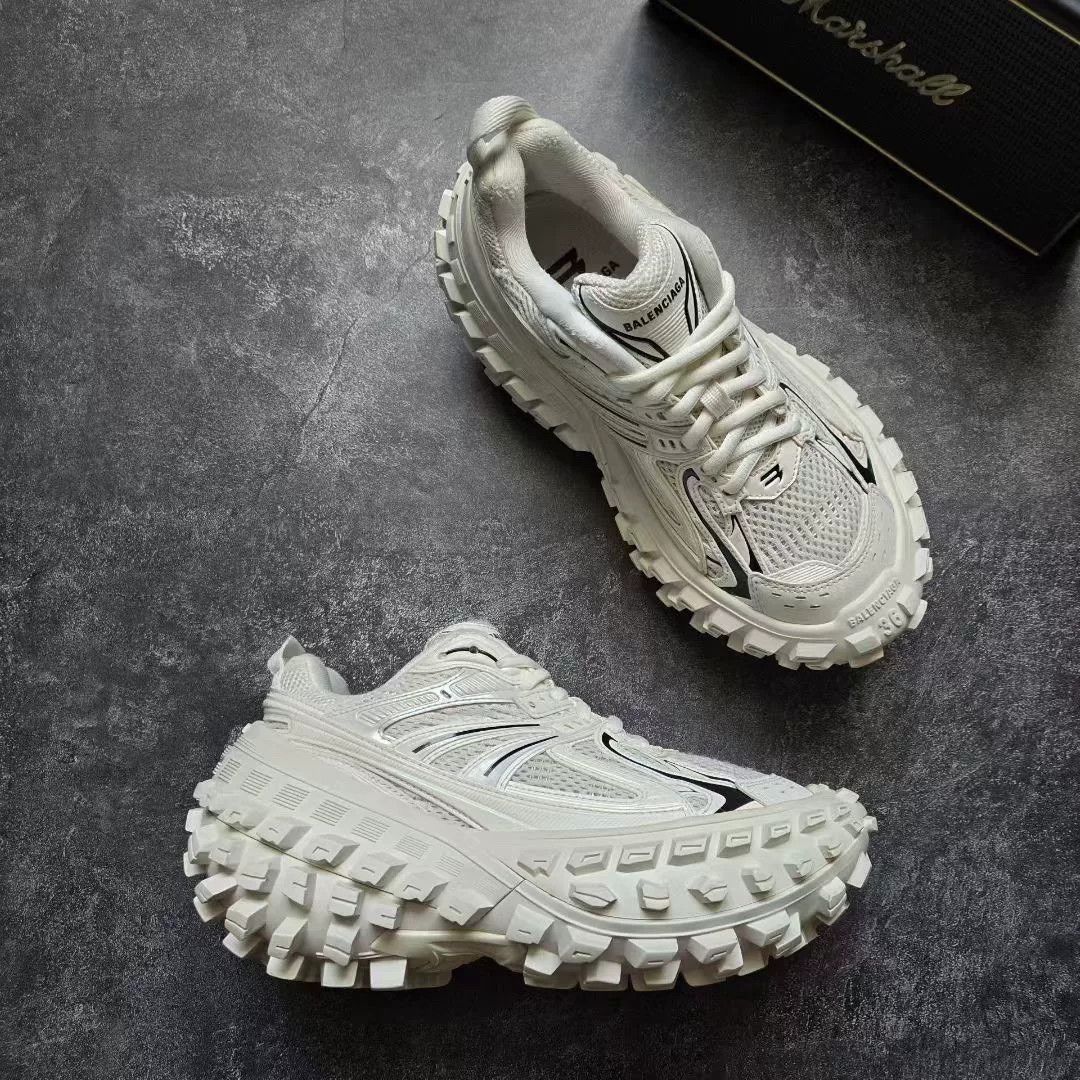 Balenciaga Balenciaga White Lowtop Sneakers 36 Women Size US 6 / IT 36 - 5 Thumbnail