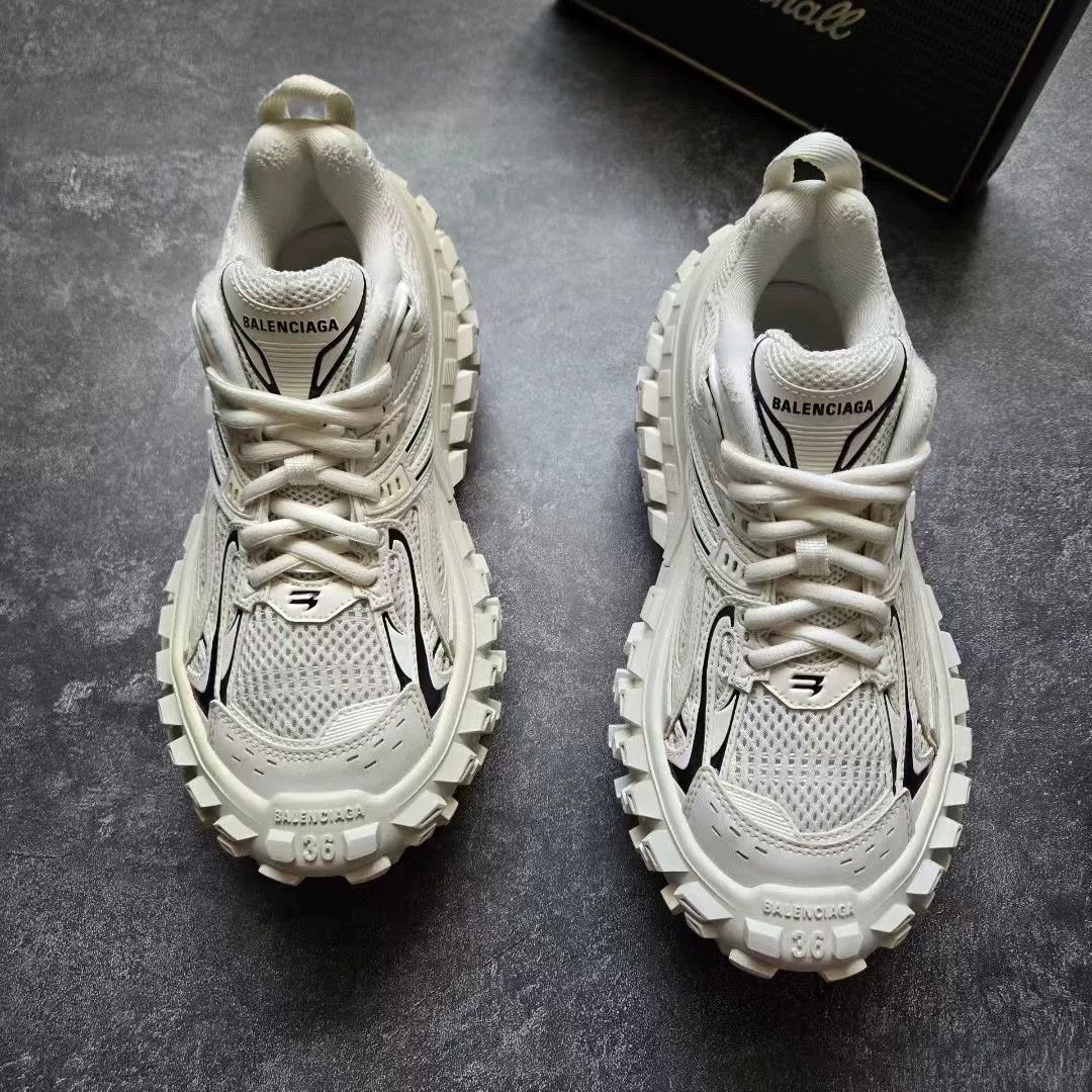 Balenciaga Balenciaga White Lowtop Sneakers 36 Women Size US 6 / IT 36 - 3 Thumbnail