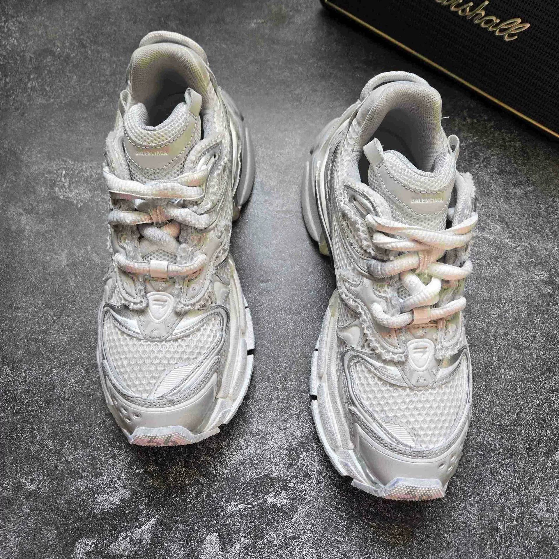 Balenciaga Balenciaga Running White Lowtop Sneakers 36 Women Size US 6 / IT 36 - 3 Thumbnail
