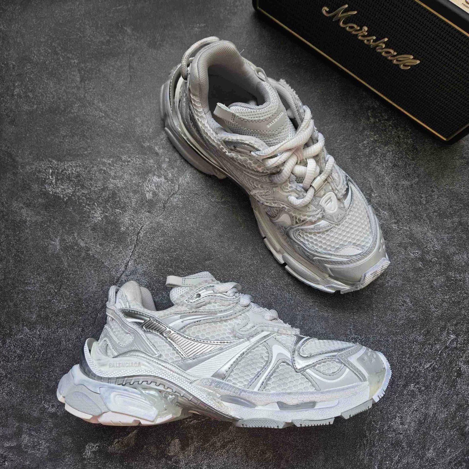Balenciaga Balenciaga Running White Lowtop Sneakers 36 Women Size US 6 / IT 36 - 5 Thumbnail