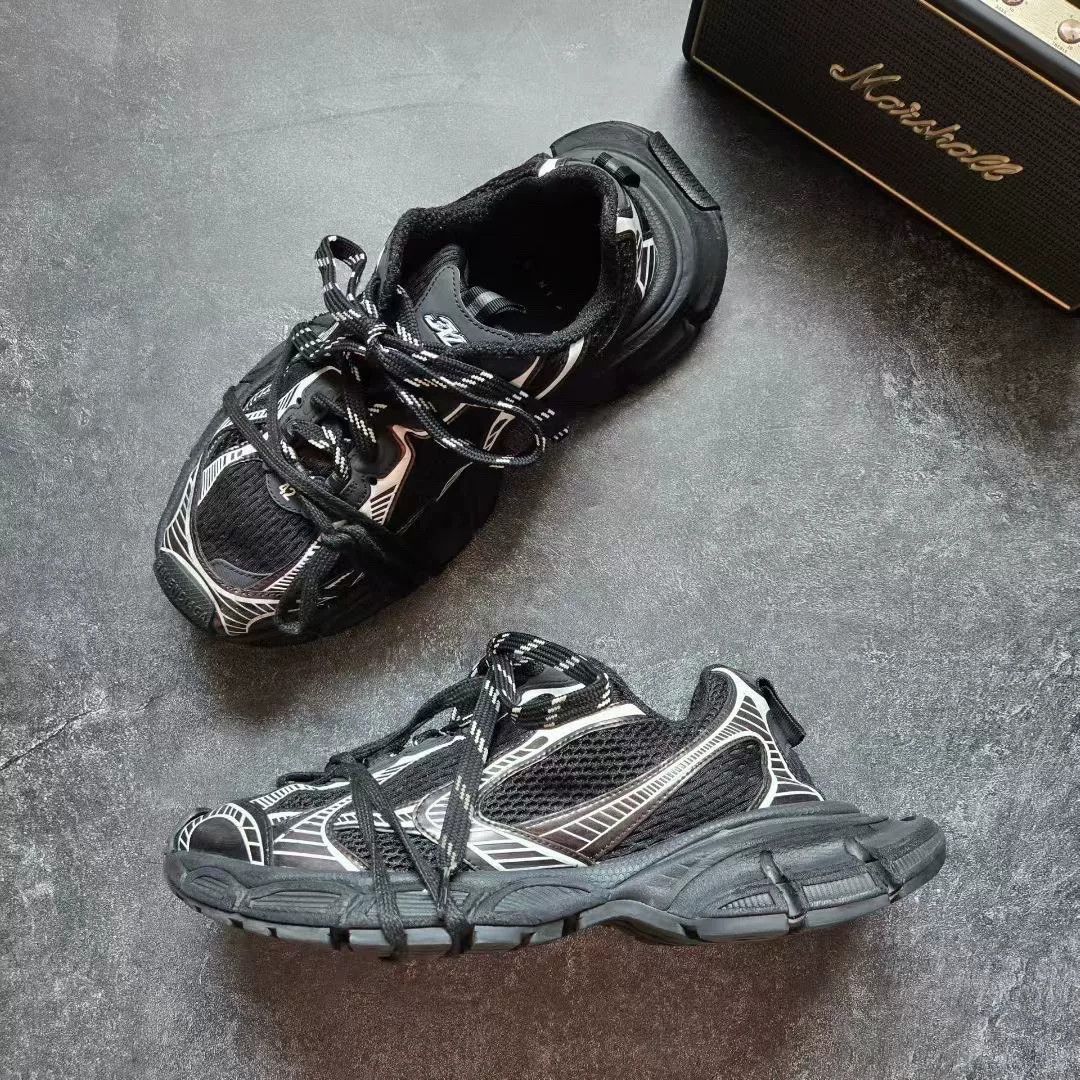 Balenciaga Balenciaga Silver Lowtop Sneakers XXXL Men Size US 10 / EU 43 - 4 Thumbnail