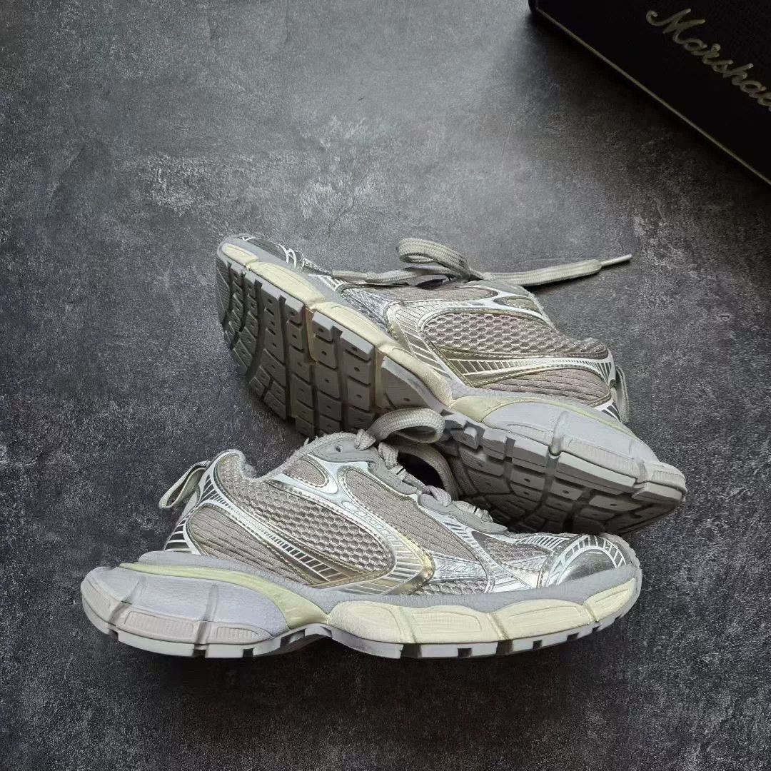 Balenciaga Balenciaga Beige Lowtop Sneakers XXXL Women Size US 8 / IT 38 - 2 Thumbnail