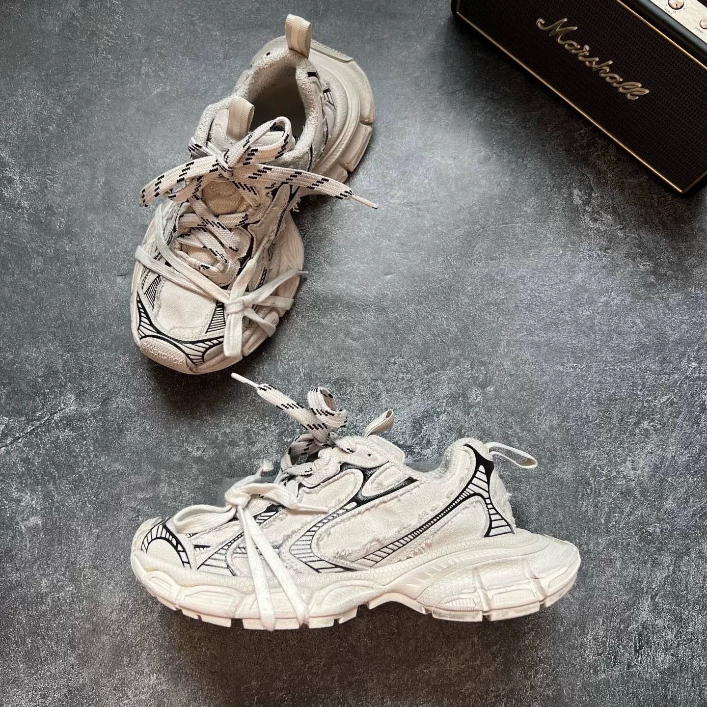 Balenciaga Balenciaga Distressed Black Lowtop Sneakers XXXL Women Size US 8 / IT 38 - 4 Thumbnail