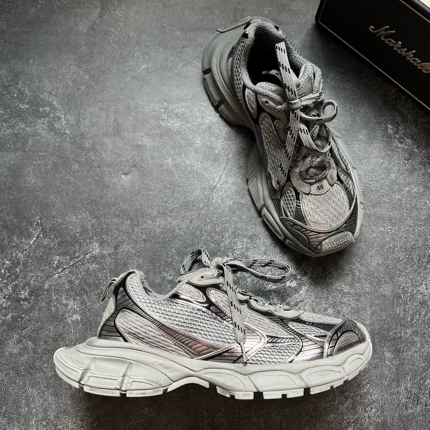 Balenciaga Balenciaga Silver Lowtop Sneakers XXXL Men Size US 10 / EU 43 - 5 Thumbnail