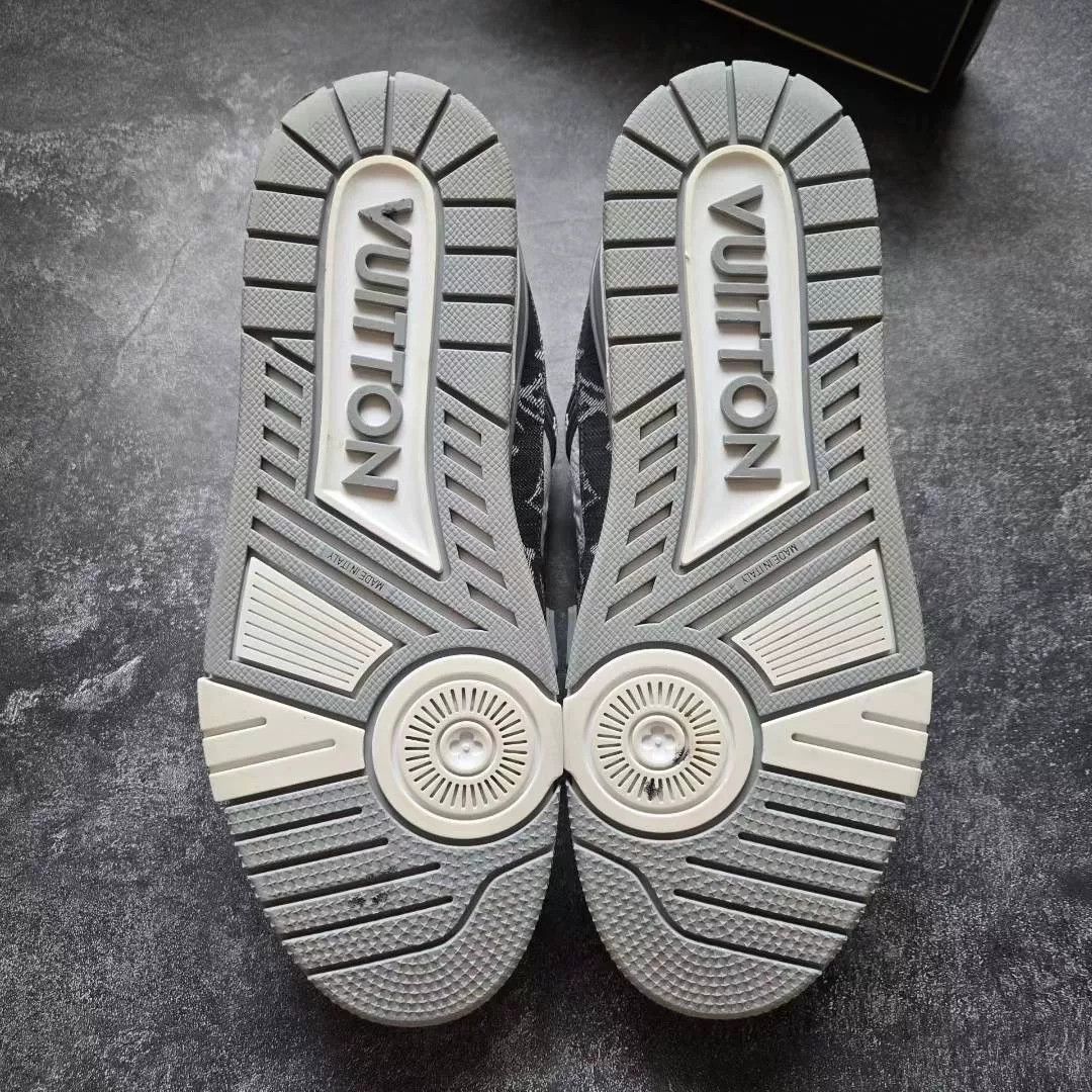 Louis Vuitton Louis Vuitton Training White Lowtop Sneakers 41 Men Size US 8.5 / EU 41-42 - 7 Thumbnail
