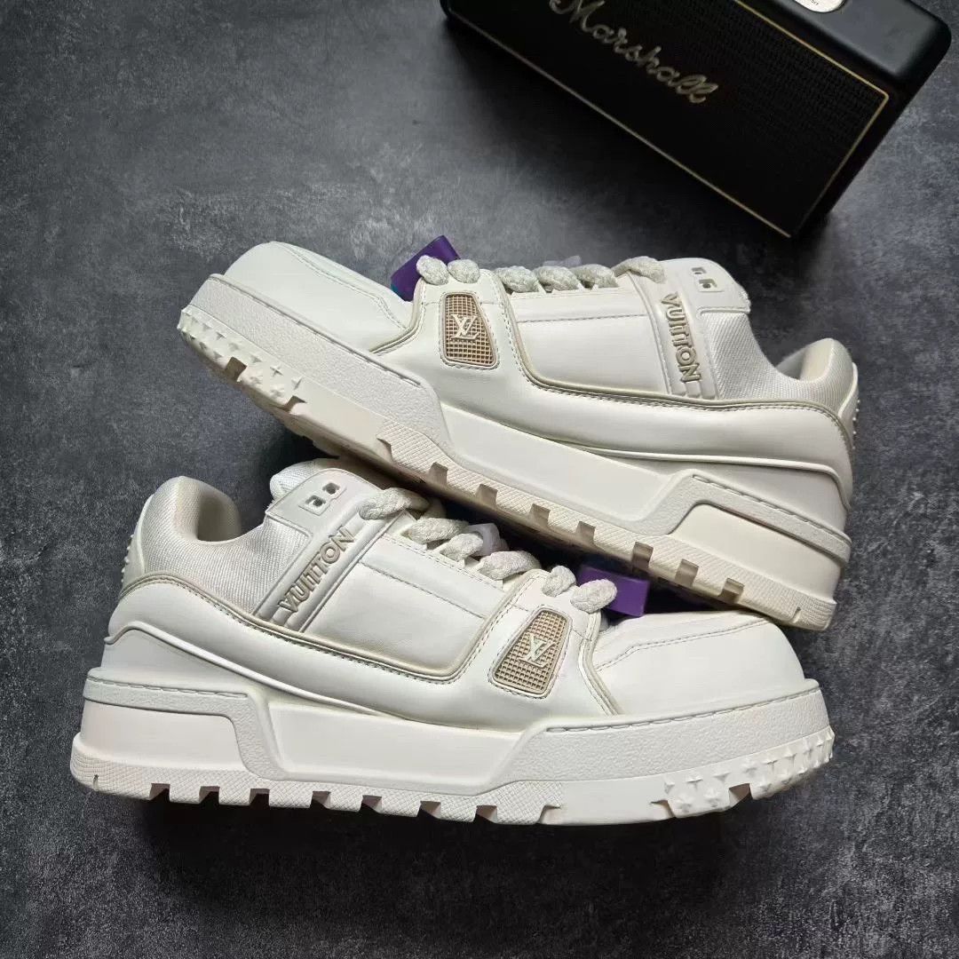 Louis Vuitton Louis Vuitton Training White Lowtop Sneakers 9.5 Men Size US 9.5 / EU 42-43 - 2 Thumbnail