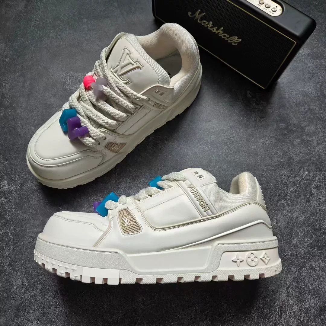 Louis Vuitton Louis Vuitton Training White Lowtop Sneakers 9.5 Men Size US 9.5 / EU 42-43 - 4 Thumbnail