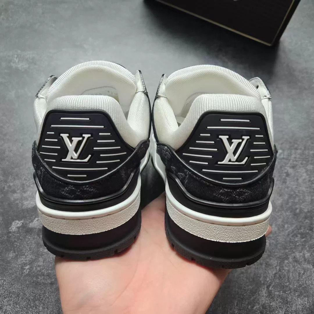 Louis Vuitton Louis Vuitton Training Black Lowtop Sneakers 37 Women Size US 6.5 / IT 36.5 - 6 Thumbnail