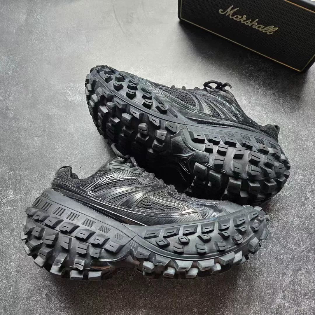 Balenciaga Balenciaga Black Lowtop Sneakers 44 Men Size US 10.5 / EU 43-44 - 2 Thumbnail