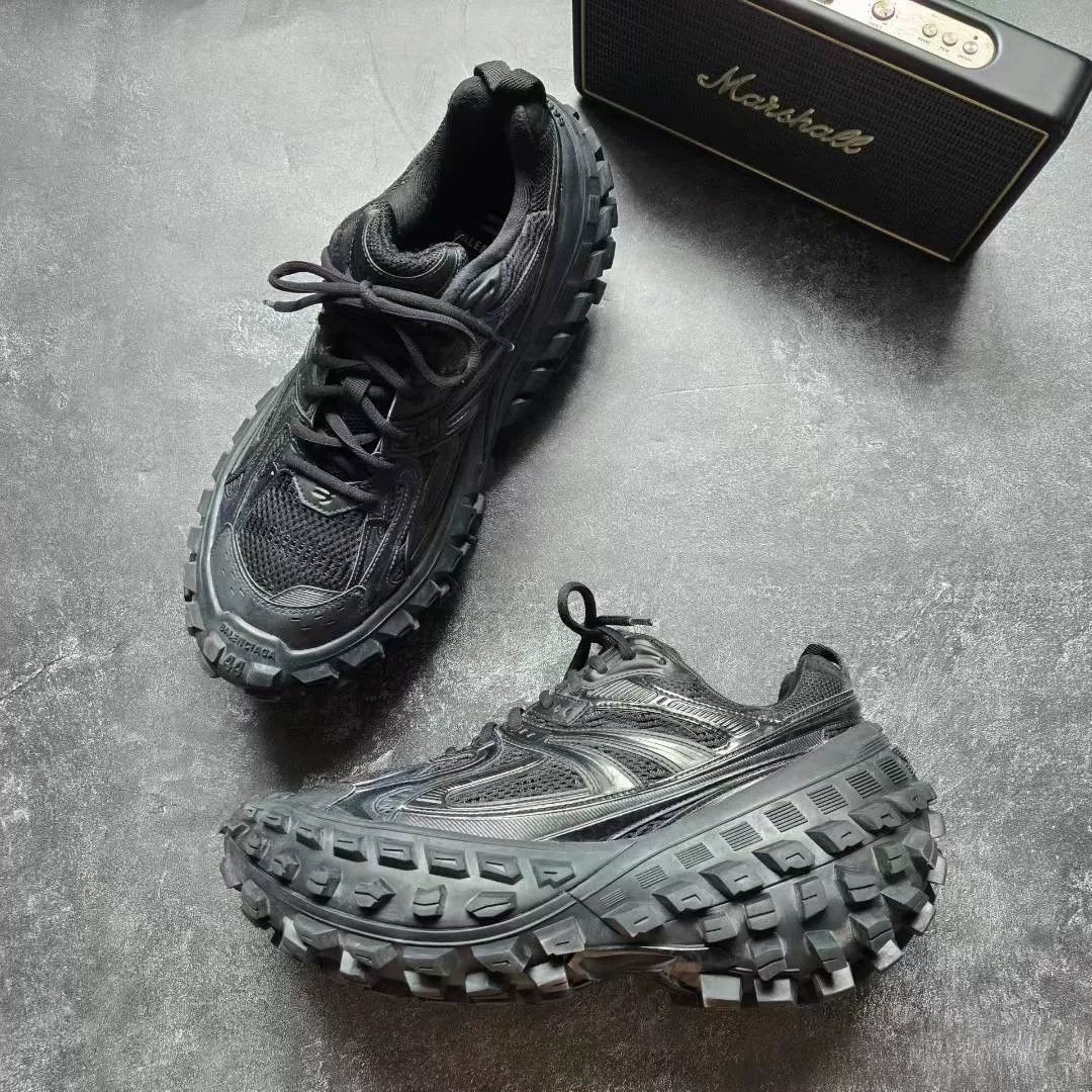 Balenciaga Balenciaga Black Lowtop Sneakers 44 Men Size US 10.5 / EU 43-44 - 4 Thumbnail