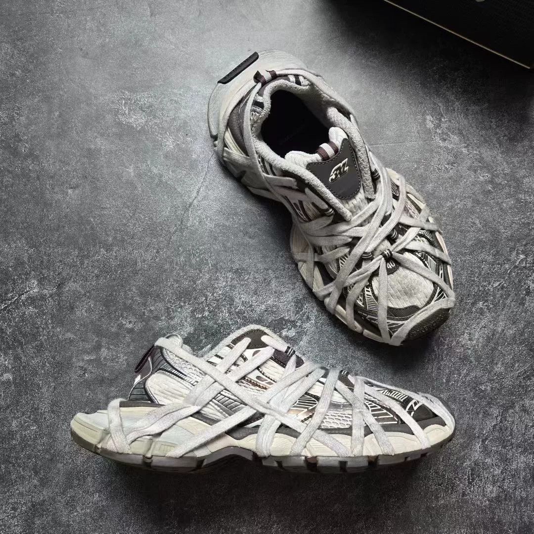 Balenciaga Balenciaga White Lowtop Sneakers XXXL Men Size US 10 / EU 43 - 5 Thumbnail